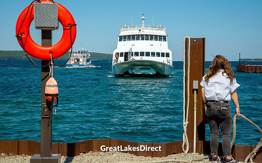 Passenger ferries in Munising